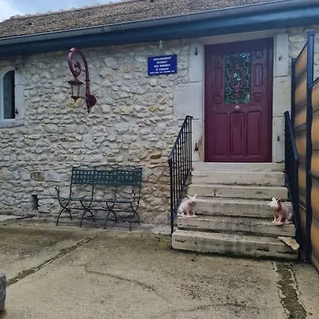 Petit 18 Eme Confort * Saint-Germain-des-Fosses